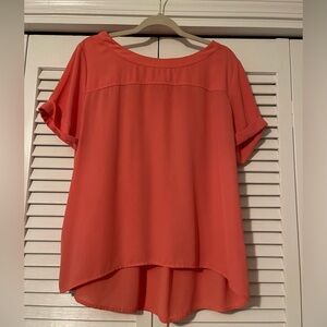 LOFT Women’s short sleeve flowy blouse. Coral. Size: Large